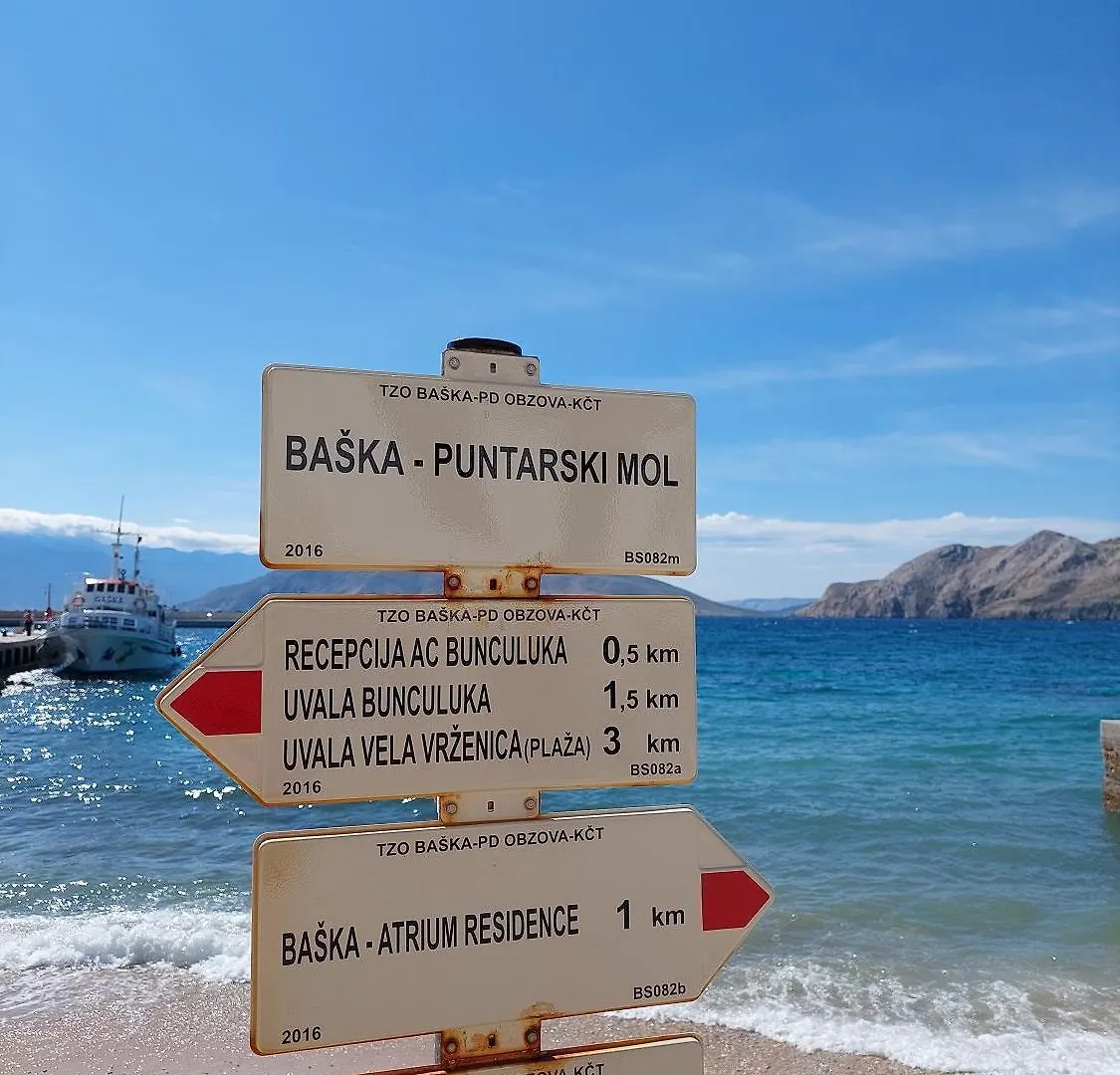 Nur 400 Meter Zum Strand Mit Wifi, Parkplatz, Garten Baška