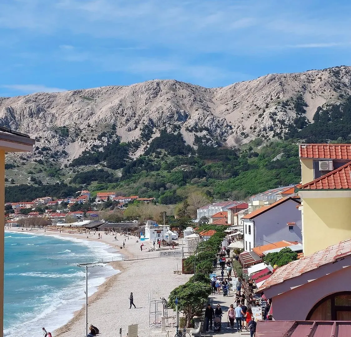 Daire Nur 400 Meter Zum Strand Mit Wifi, Parkplatz, Garten Baška